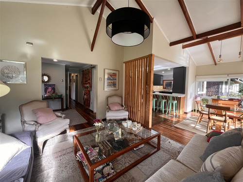 Hermosa Casa En Venta De 4 Dorm. En Frutillar Alto