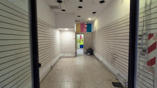 Local En Alquiler Av. Rivadavia 7000
