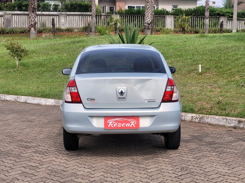 Clio Sedan Privilége 1.6 16v (flex)