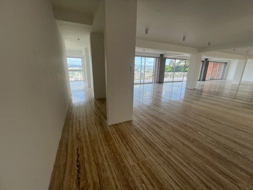 Vende Exclusivo Apartamento Con Terraza Y Vista Panorámica 360°, Urb. Colinas De Bello Monte, (sector Valle Arriba). Calle Cerrada Con Vigilancia, Edificio Boutique De Solo 3 Apartamentos, Privacidad.