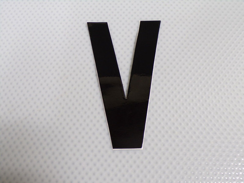 Electromark Die Cut Letter Label, V, Black, 6  Height, 1 Ddc