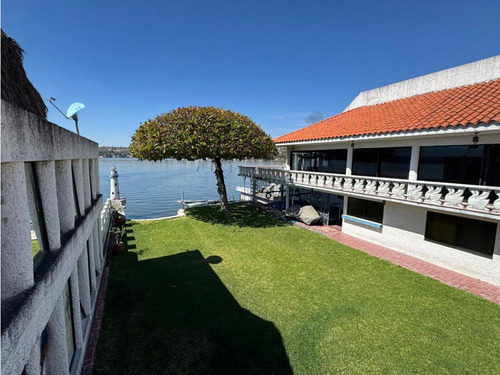 Casa En Renta A Orilla Del Lago Teques Mc.