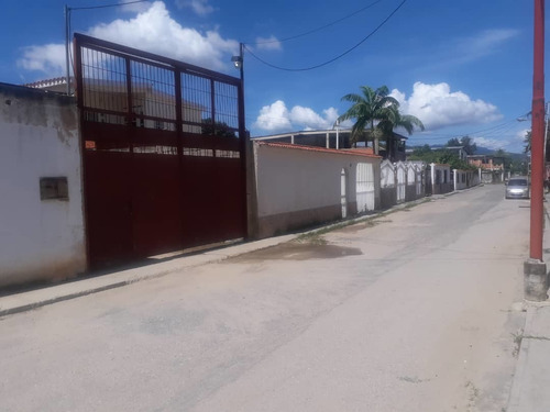Imagen 1 de 10 de Galpon En Venta En El Pueblo San Diego Hilmar Rios C440103