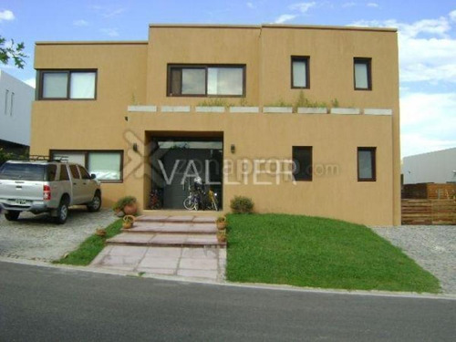 Imagen 2 de 12 de Casa En Venta En Valle Claro, Benavidez, Tigre