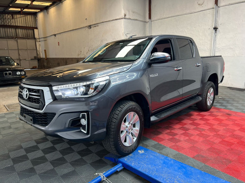 Toyota Hilux 2.8 D/cab 4x4 Srv