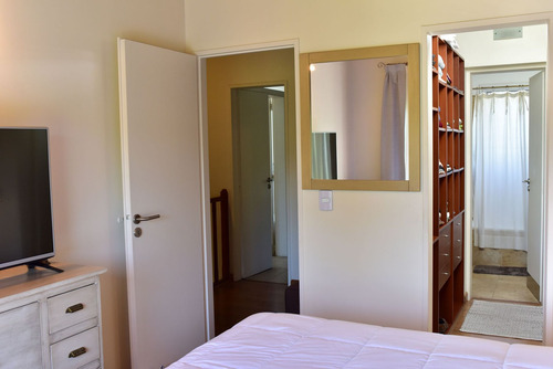 Casa Soñada.2 Plantas.3dorm.escrit.parque.pileta.