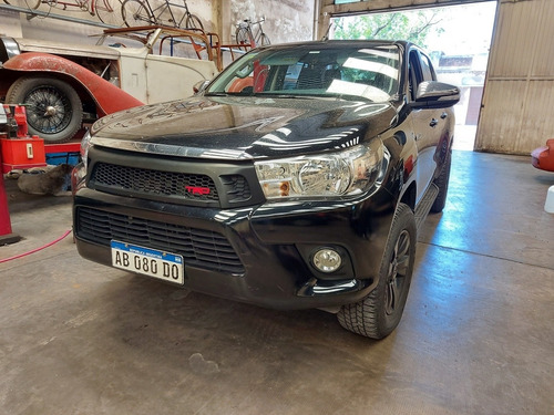 Toyota Hilux 2.8 Cd Srv 177cv 4x2 2017