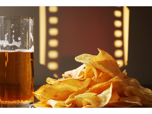 Imagen 2 de 10 de Cerveza Faxe Premium Lager 1 Litro + Picada Gourmet - Combo