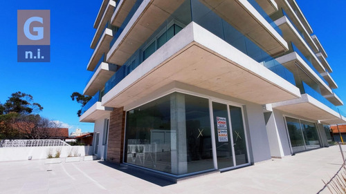 Imagen 1 de 10 de Local Comercial En Piriápolis (beaullieu) Ref. 5900