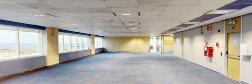 Laminar Plaza | Oficina En Impecable Estado | Excelentes Vistas - Disponibilidad Inmediata.