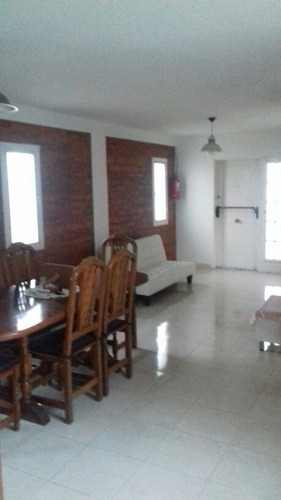 Imagen 3 de 5 de Permuto-vendo Fte Aeropuerto Casa 220m2 Pl 4 Baños (negocia)