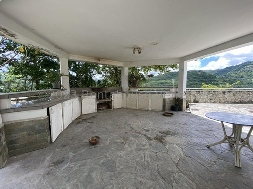 Amplia Y Luminosa Casa En Venta En Bosques De La Lagunita