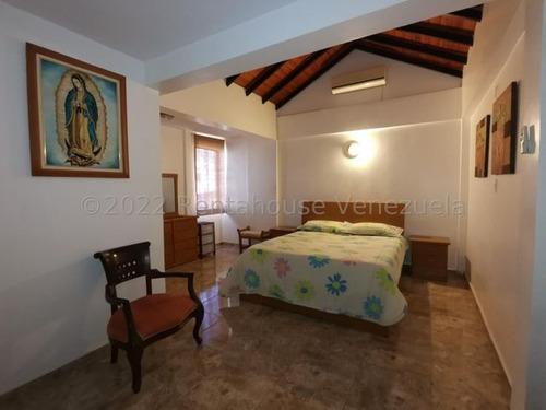Imagen 20 de 28 de Hermoso Th De Esquina, Con Acabados De Primera. Comodas Habitaciones Con Closet, Hermosa Cocina Completamente Equipada, Amplio Patio Con Caney, 3 Puestos De Estacionamiento Techados