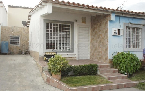 Imagen 26 de 30 de * Casas En Venta * En Villa Roca Cabudare , Lara. Codigo 22-16367 Mas Informacion :: 412 - 1498654 , Katty Vasquez Rentahouse Co.