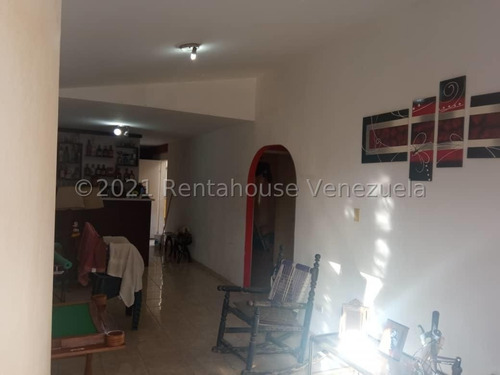 Imagen 10 de 30 de Casa En Venta En La Piedad Cabudare Lara 0-4-2-4-5-9-3-7-5-4-2 Rent-a-house Centro Occidente Vende, Código Flexmls: 22-14711