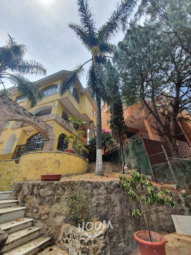 Casa En El Palomar Secc Balcones, Tlajomulco De Zúñiga Con 4 Recámaras, 800 M², Id: 151387