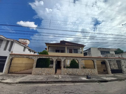 Se Promociona Amplia Casa Ubicada En La Urbanizacion Bermudez, 007jsc