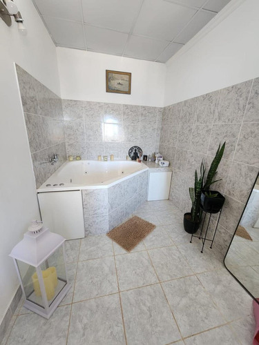 Venta Hermosa Casa En Coronda
