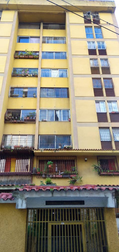 Apartamento Se Acepta Credito Res María Consuelo Calle Paez los Teques