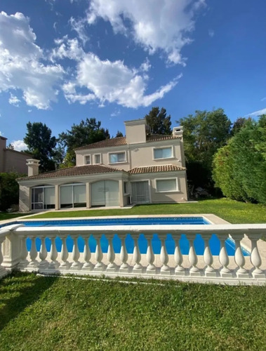 Casa En Venta 5 Ambientes En El Lauquen