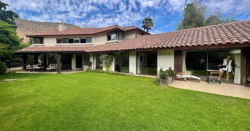 Linda Casa Con Gran Terreno De 900 Mt2/colegio Newland