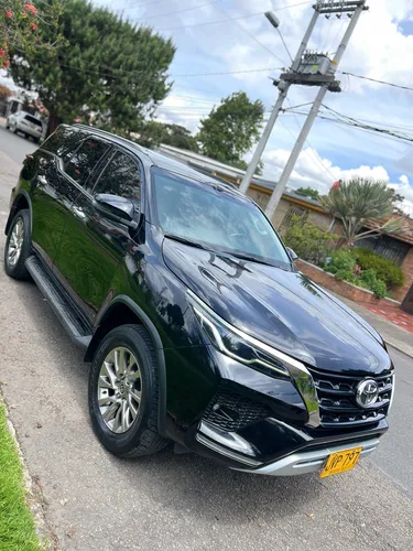 Toyota Fortuner Srv