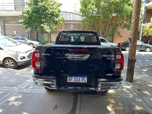 Imagen 18 de 21 de Toyota Hilux 2022 2.8 Cd Srx 204cv 4x2 At