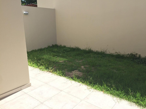 Imagen 26 de 30 de En Venta. Amplia Dupl 125m2 + Patio La Giustina Ii