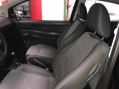 Volkswagen Fox 1.0 City Total Flex 3p Preto 2006