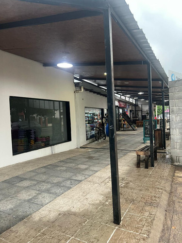 Venta 2 Naves Industriales 7 Locales Y 2 Casas Lote 7472m2 - Villa Allende