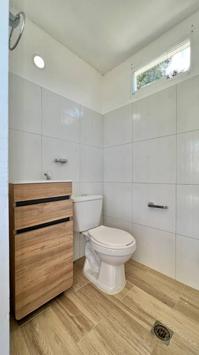 Imagen 17 de 20 de Cf. Se Vende Casa Minimalista En Colinas De Pirineos