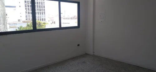 Oficina Con Excelente Ubicación En El Centro Cod. 55763