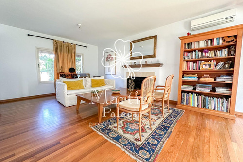 Casa En Venta, 5 Habitaciones, Punta Chica Dentro De Barrio Cerrado