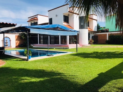 Casa Con Alberca Y Jardin, Realiza Tu Sueño Y Haz Tu Mejor Inversion