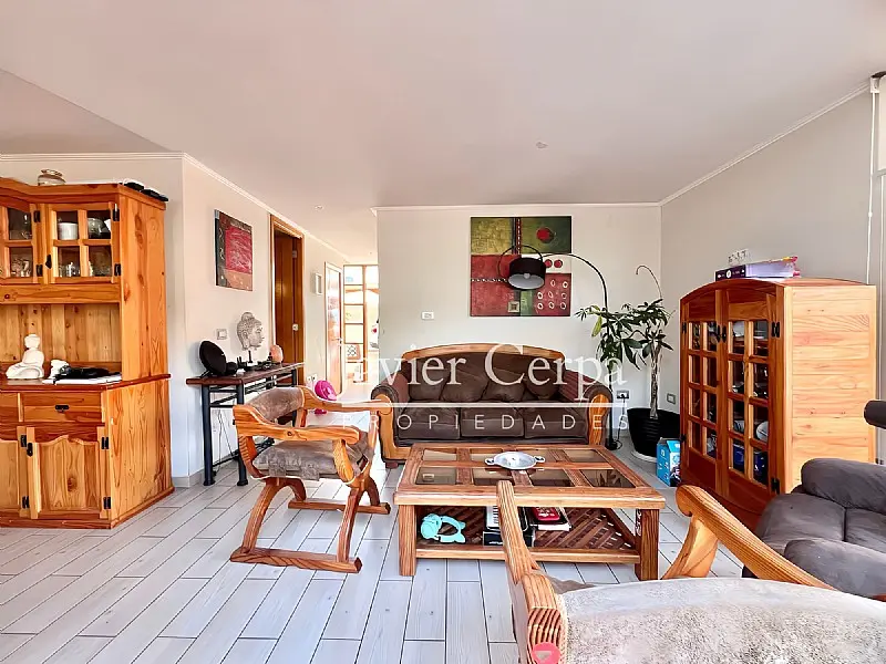 Imagen 2 de 25 de Amplia Casa En Venta, Con Acceso A La Laguna