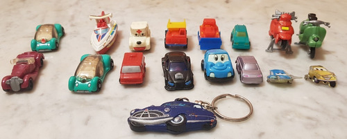 Muñecos Huevo Kinder  Autos, Motos, Lancha, Llaveros