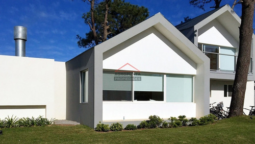 Casa A Estrena En Jose Ignacio- Ref: 4718