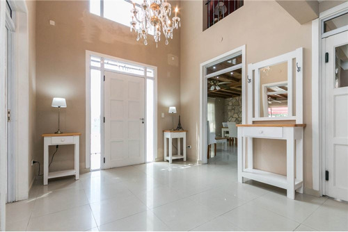 Venta Casa 4 Dormitorios En Glew - Con Pileta