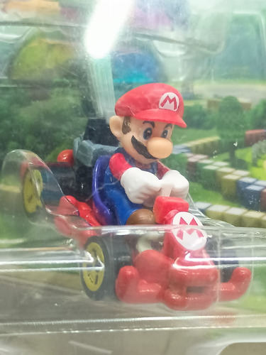 Hot Wheels Mario Kart - Mario - Pipe Frame + Parachute Rojo