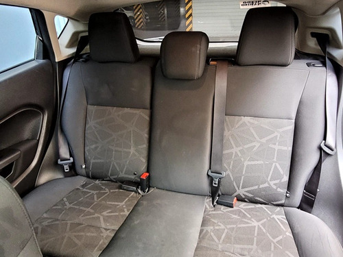 Vendo Ford Fiesta 1.6 5 P Titanium Kinetic Design Año 2011