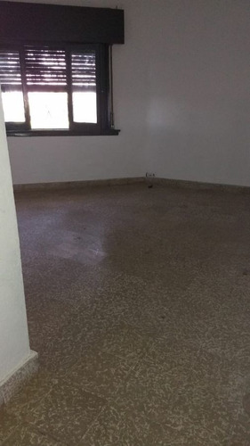 Imagen 8 de 15 de Casa En Venta De 2 Dormitorios Y Amplia Cochera En Bialet Massé