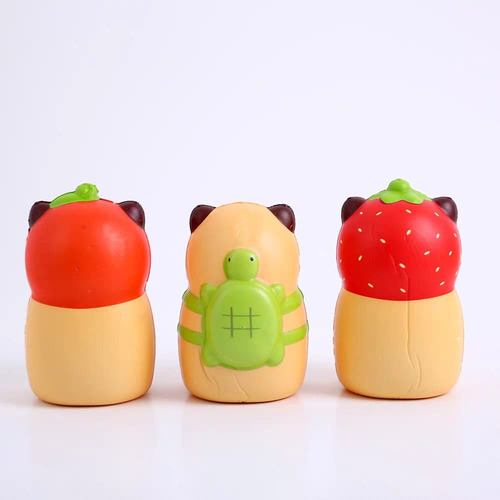 Squishy Juguete Antiestrés Kawaii Diseño Capibara Carpincho Gorro Tomate