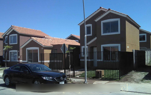 Casa En Barrio Los Ciruelos , Buin
