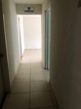 Imagen 7 de 14 de Bodega En Renta En Las Vegas