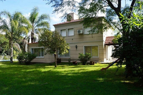 Imagen 1 de 16 de Casa Cuatro Dormitorios Funes