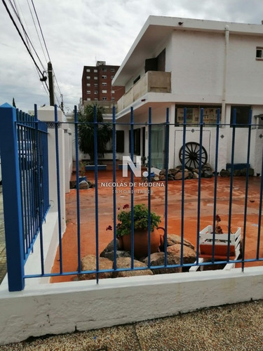Casas En Venta Ubicadas En Zona Centro De Maldonado.-ref:4067