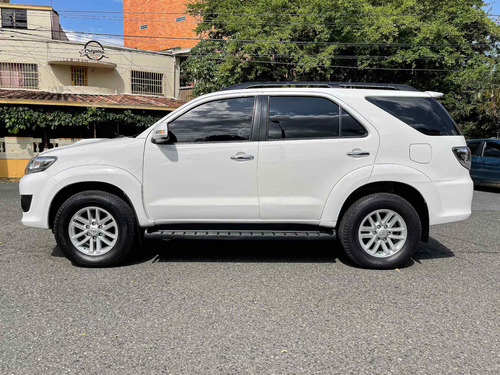 Toyota Fortuner 2015 3.0 Sr5 169 Hp