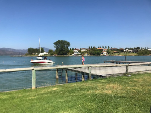 Casa En Lago Rapel, Insuperable Ubicación Con Acceso Directo