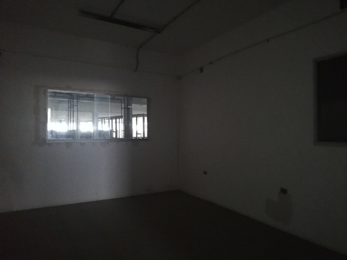 Imagen 9 de 14 de Planta Industrial En Zona Industrial Cloris