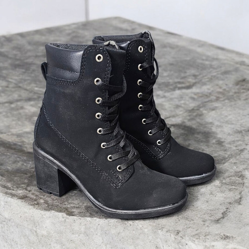 Botas Negras Urbanas Con Cordones De Tubo Medio Tipo Gamuza